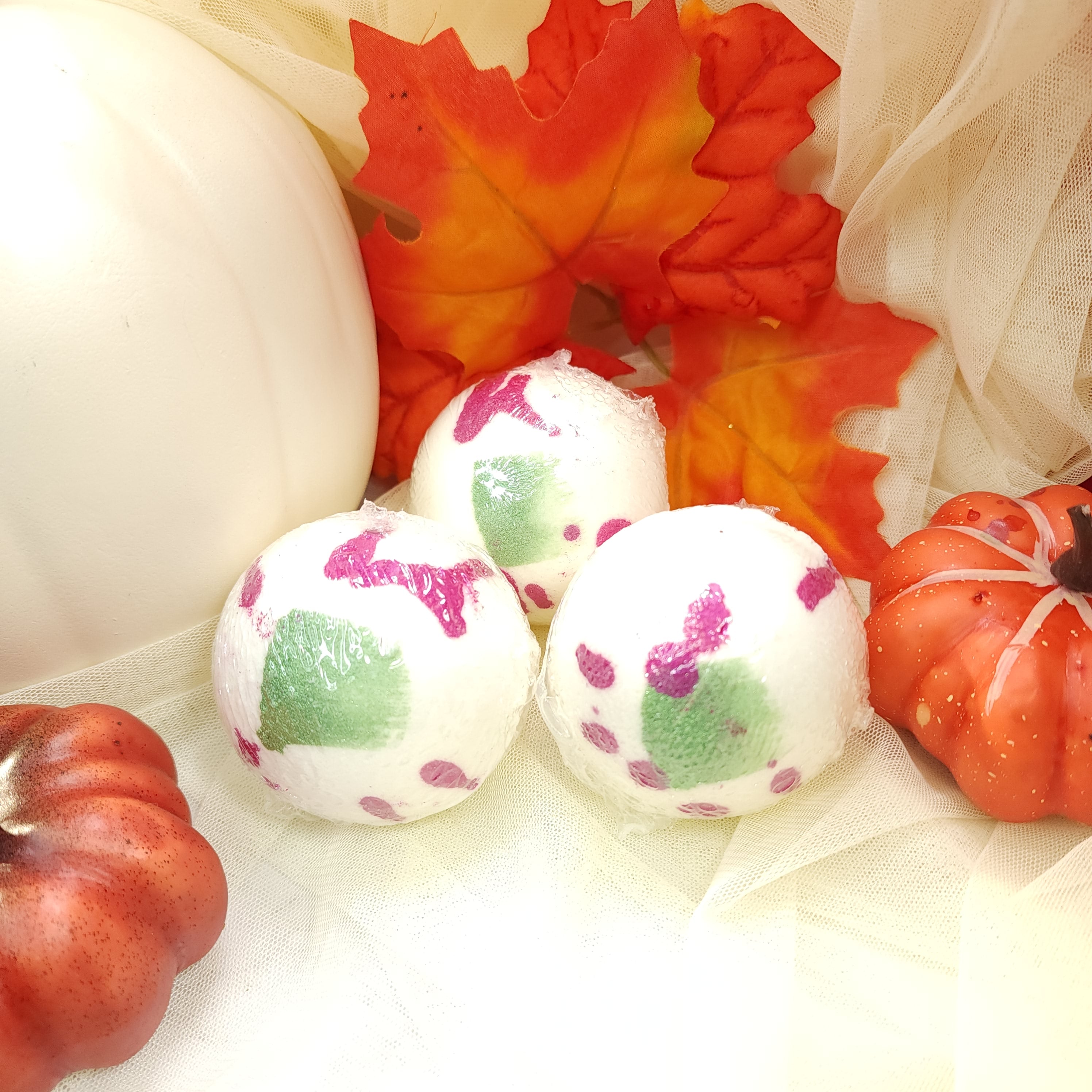 Dragonfruit & Pear Bath Bomb Diana's Candles and Soaps