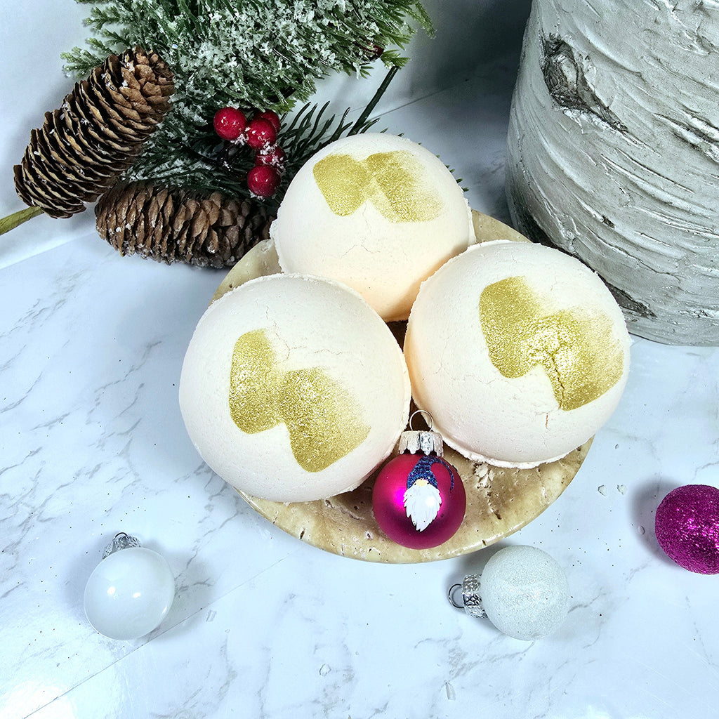 White Tea & Ginger – Handmade Bath Bomb Diana's Candles and Soaps